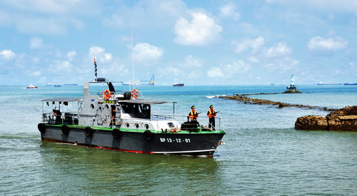Tàu biên phòng Bà Rịa-Vũng Tàu tuần tra trên biển